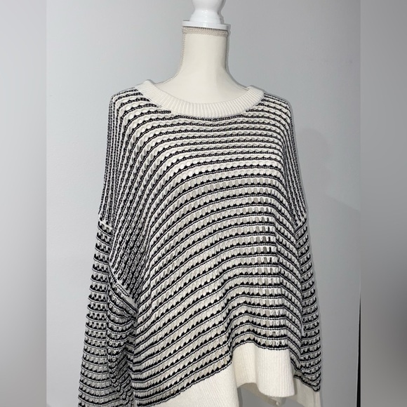 Old Navy Sweater - Picture 3 of 8